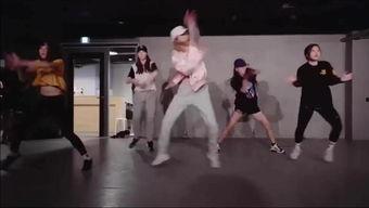 街舞视频女生,街舞女孩的激情演绎